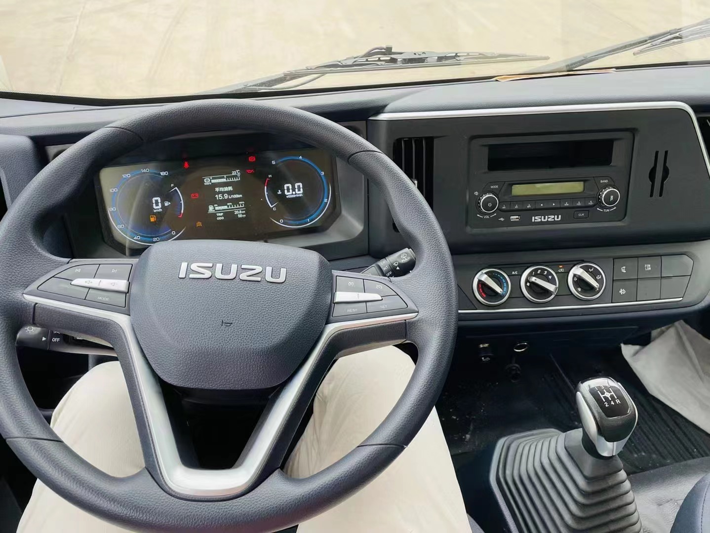 五十鈴藍牌4.15米爆破器材運輸車