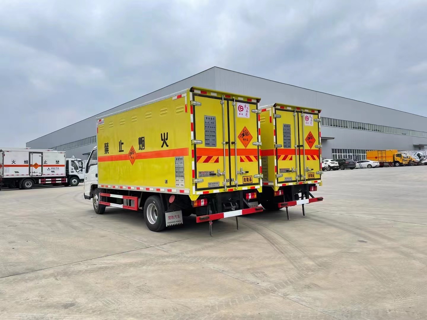 江鈴順達(dá)藍(lán)牌1.3噸爆破器材運(yùn)輸車