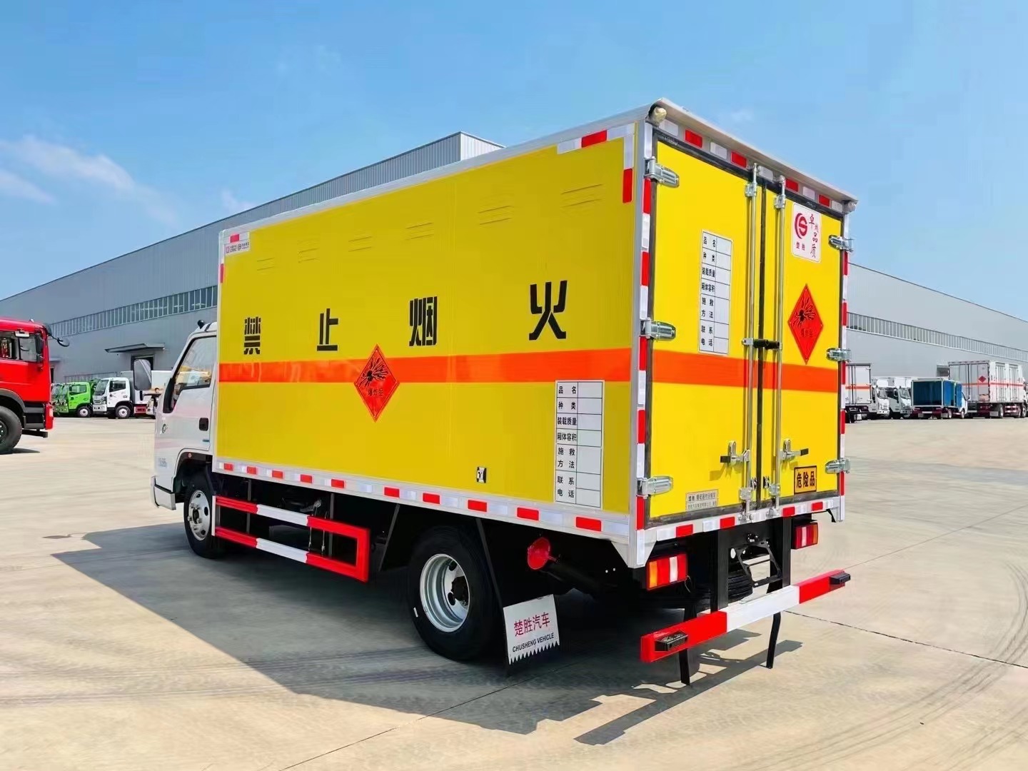 江鈴順達黃牌2.4噸爆破器材運輸車