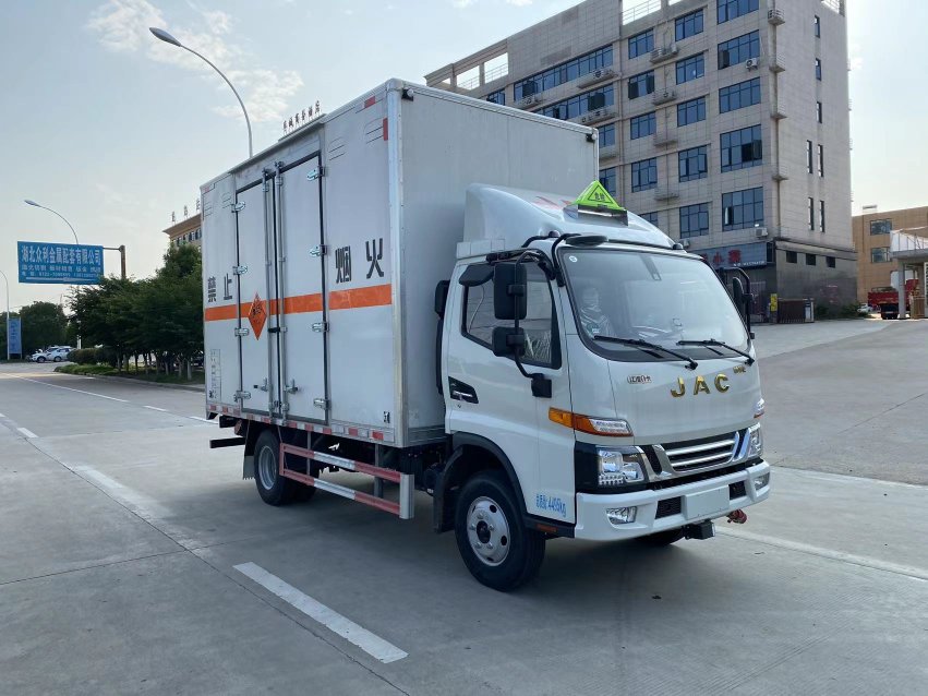 江淮藍(lán)牌22方煙花爆竹運(yùn)輸車