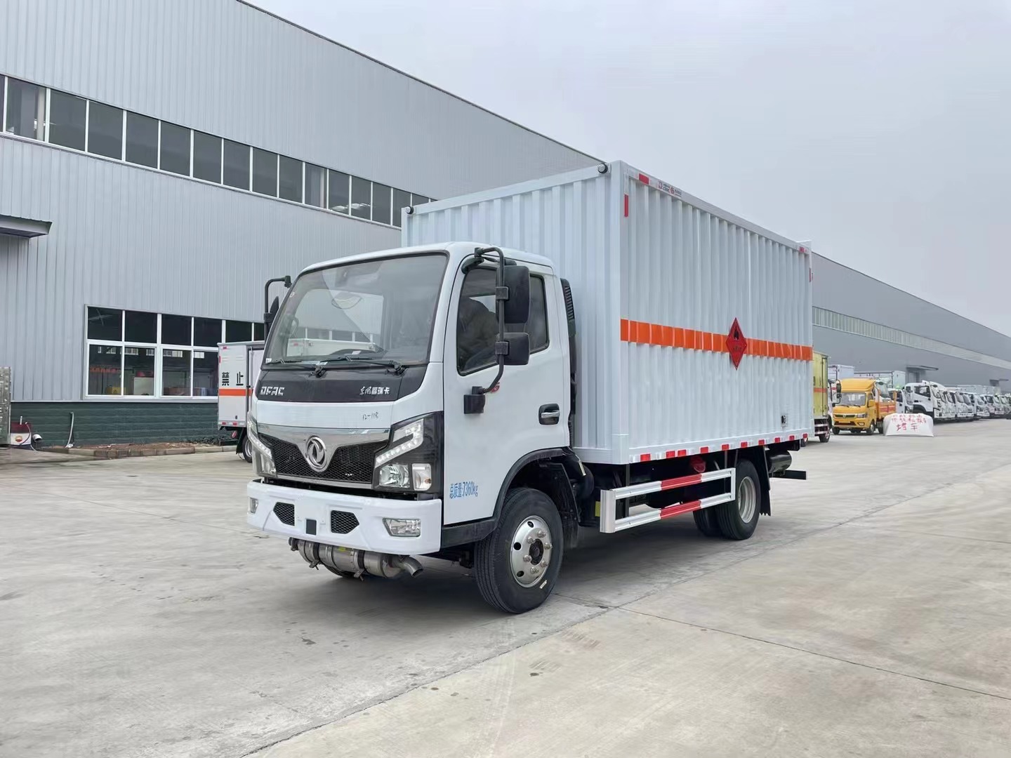 東風福瑞卡黃牌3.6噸氣體廂式車