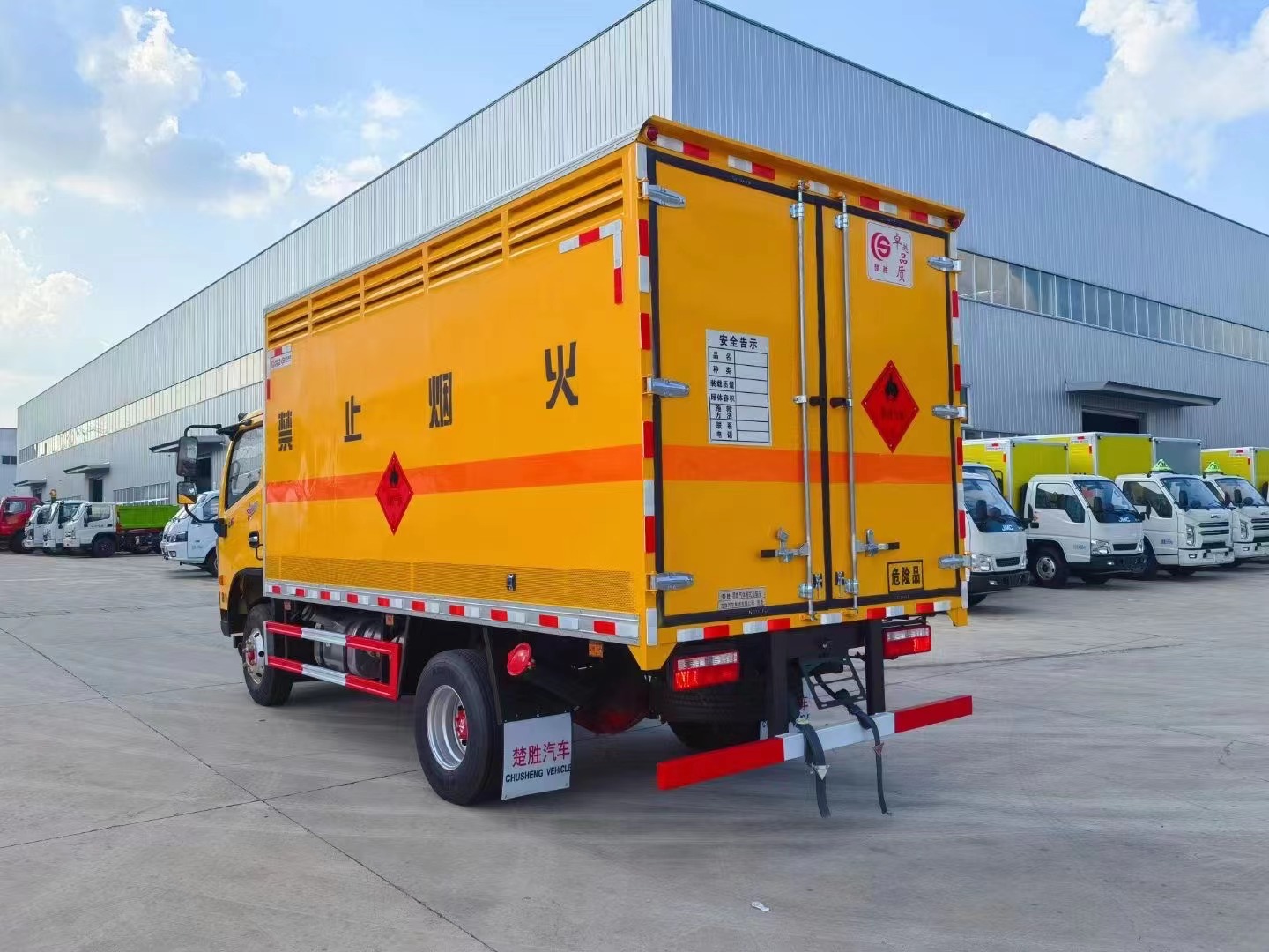 東風(fēng)多利卡4.3米氣體廂式車