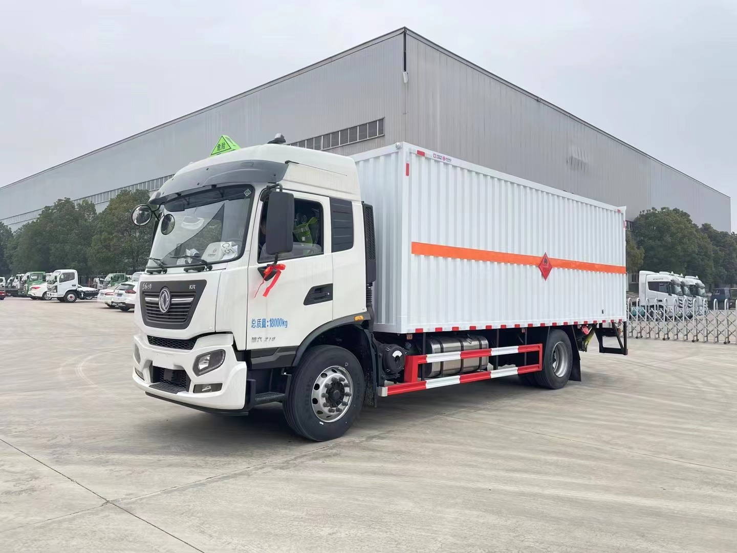 天錦2類氣瓶廂式車價(jià)格/6.2米氣體廂式多少錢