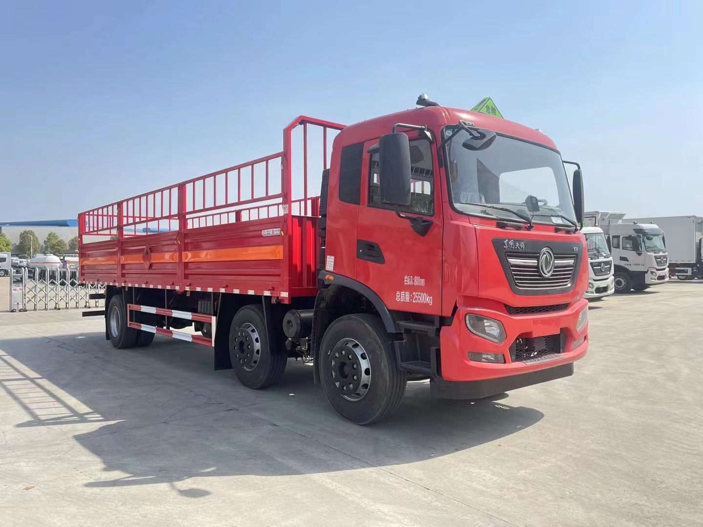 東風(fēng)天錦8.6米氣瓶運輸車小三軸