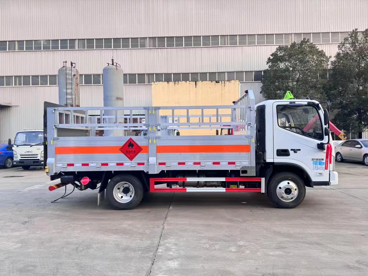 歐馬可康機(jī)藍(lán)牌氣瓶運(yùn)輸車(chē)