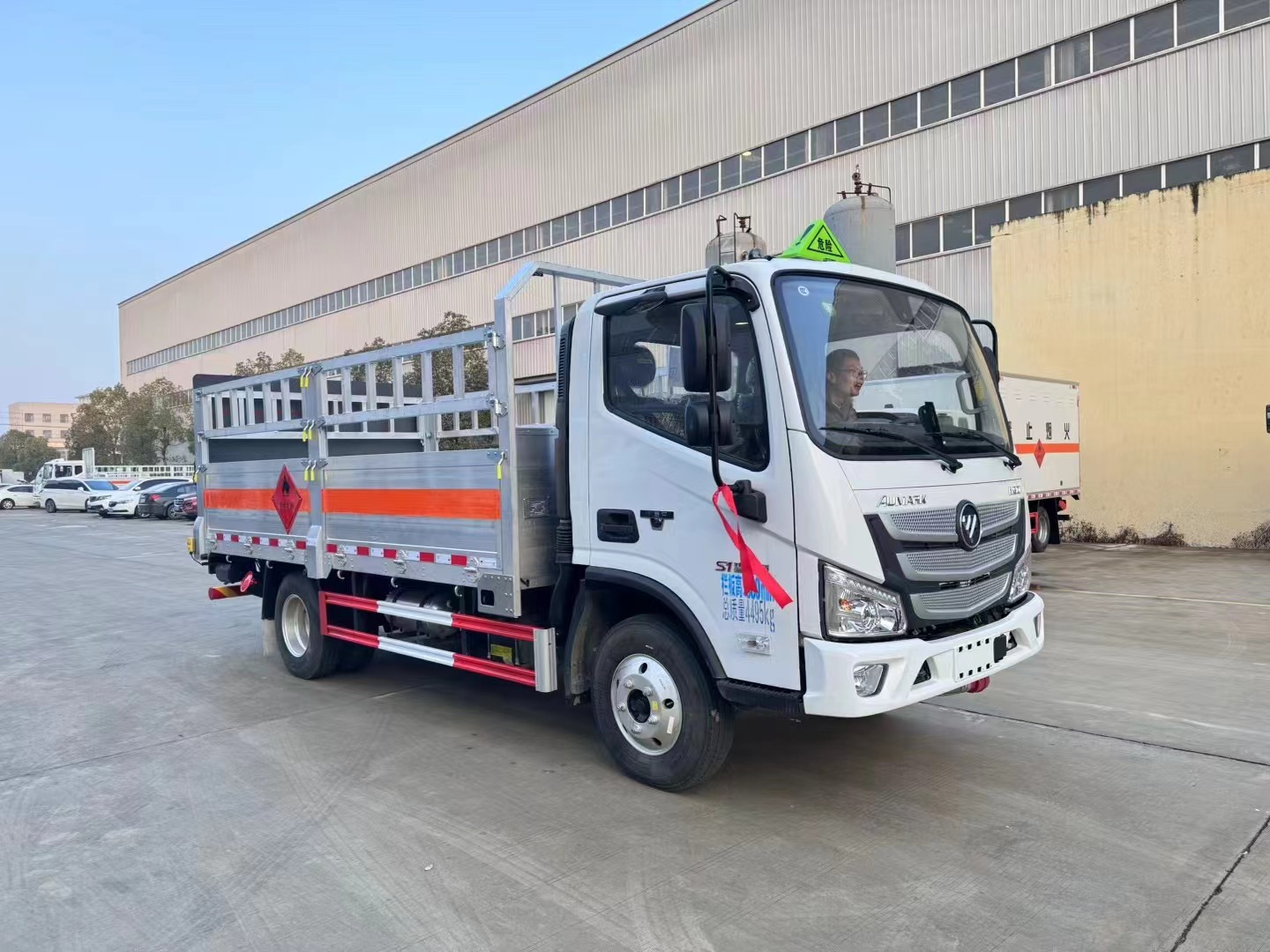 歐馬可康機(jī)藍(lán)牌氣瓶運(yùn)輸車(chē)